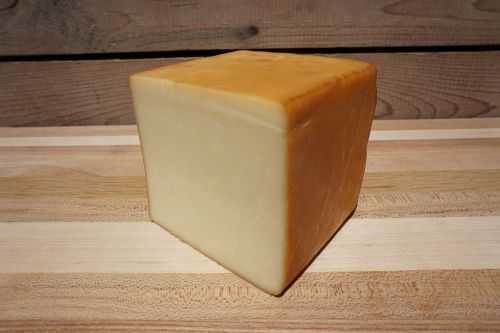 Applewood Smoked Garlic Cheddar, 1 lb.